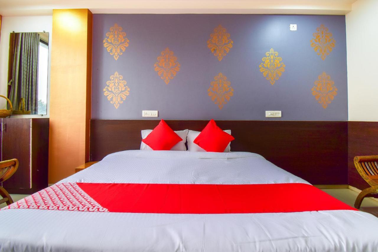 Oyo 67509 Hotel Tukson Narayangaon Extérieur photo