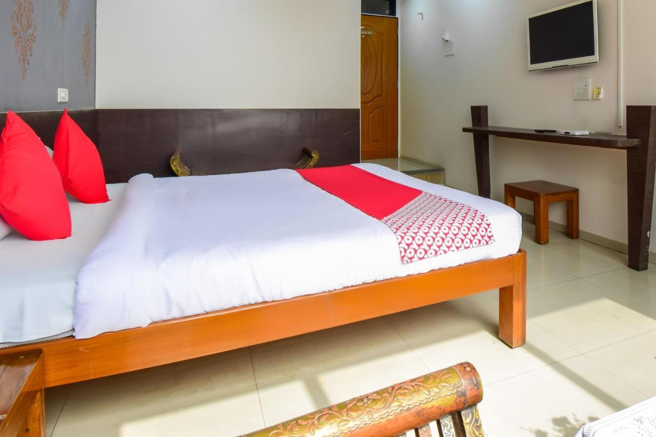 Oyo 67509 Hotel Tukson Narayangaon Extérieur photo